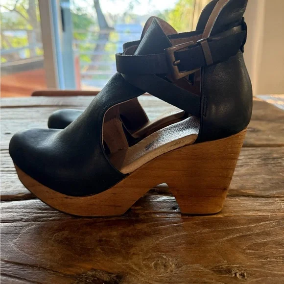 Free People Cedar Clog - Black - Picture 2 of 7